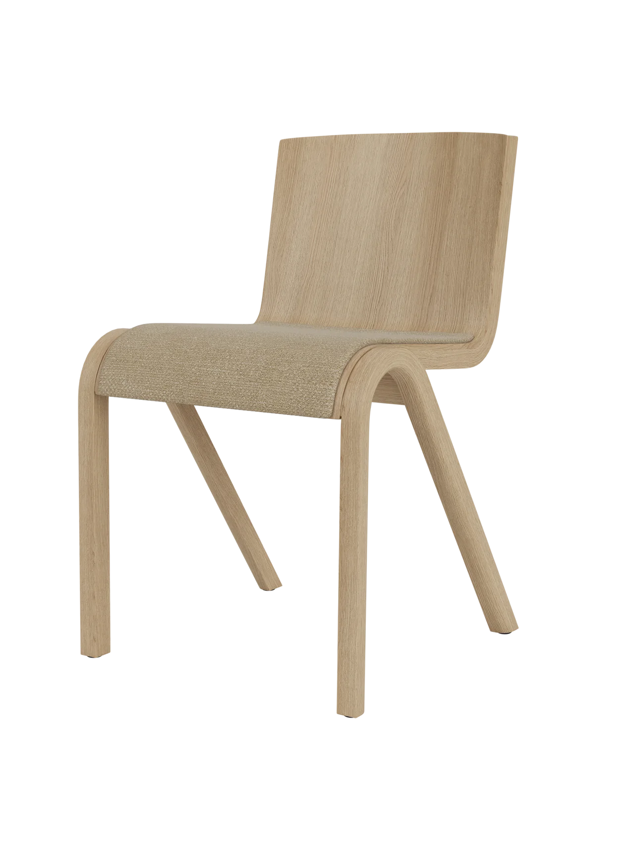 Ready Dining Chair with a natural oak frame and a seat upholstered in light Audo Bouclé fabric, from a three-quarter angle.