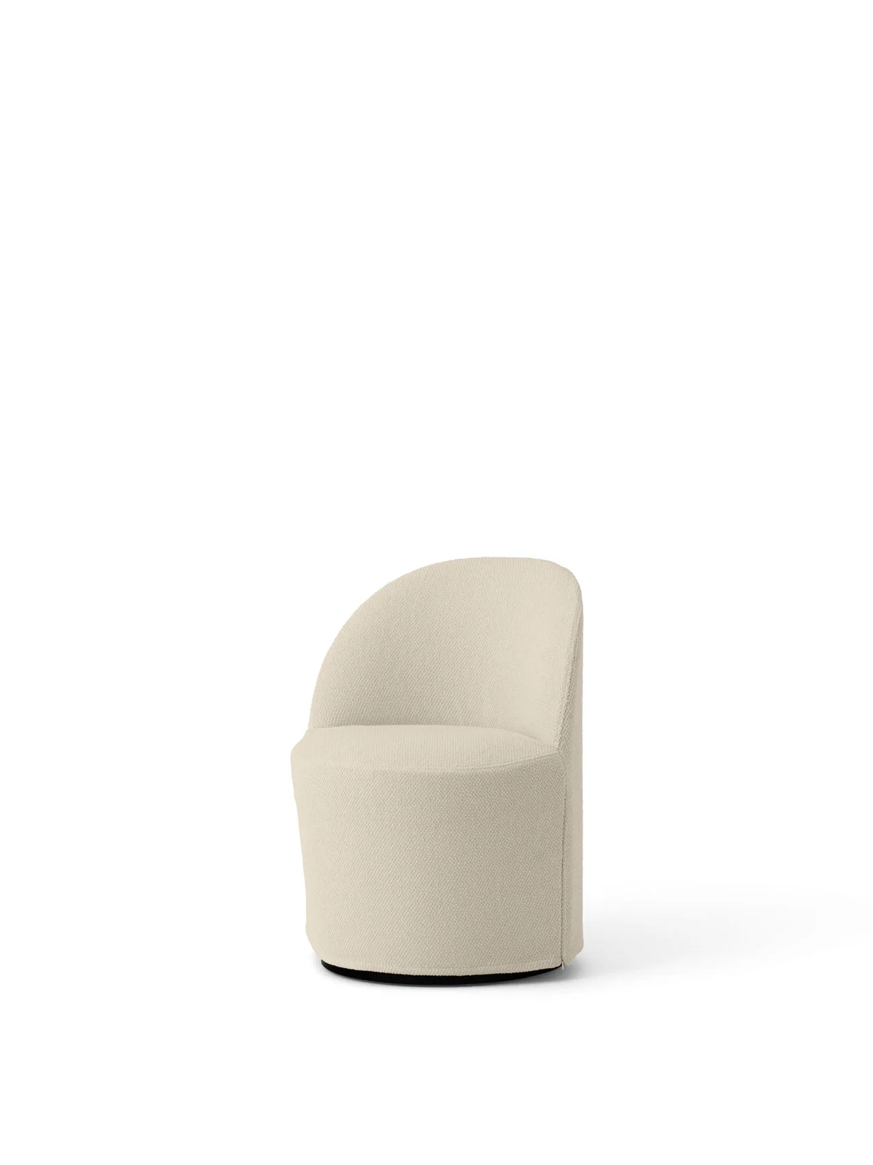 Angled view of the Tearoom Club Chair with Swivel, featuring a loose cover in cream-coloured Logan Jasmine fabric.