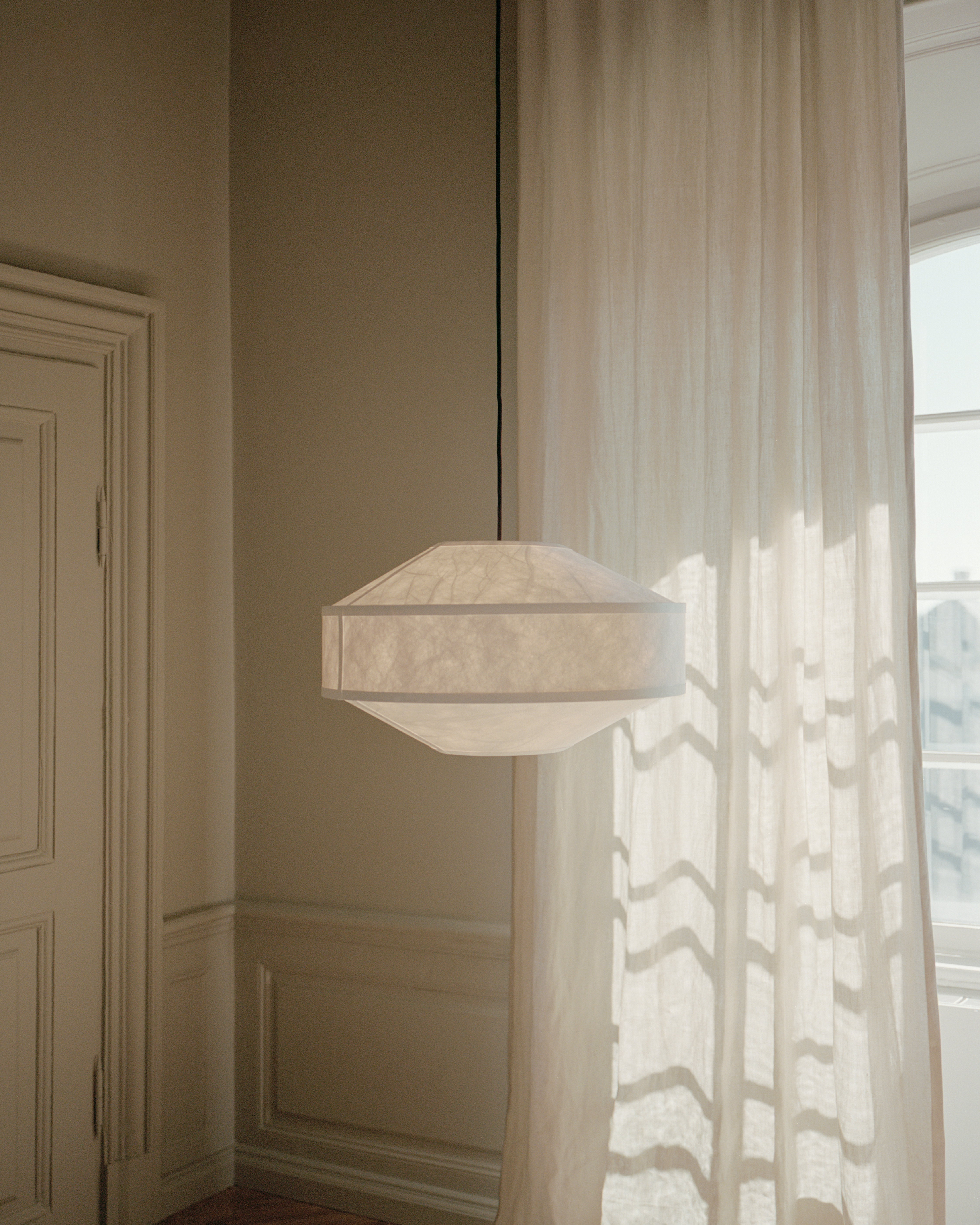 Kite Pendant Lamp da New Works, fotografia 1