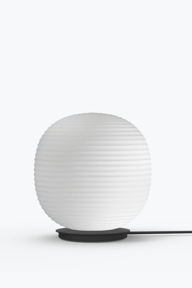 Lantern Globe Floor Lamp de New Works