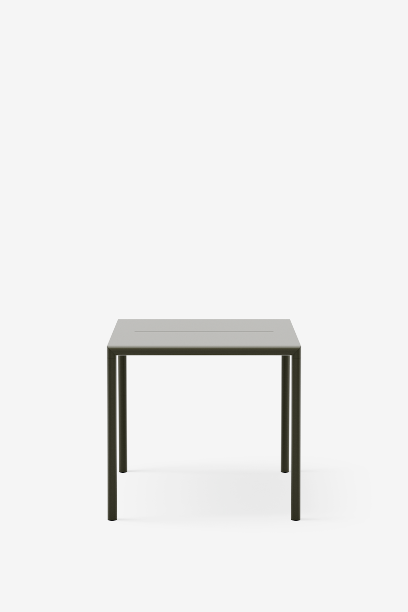 May Table 85x85 de New Works