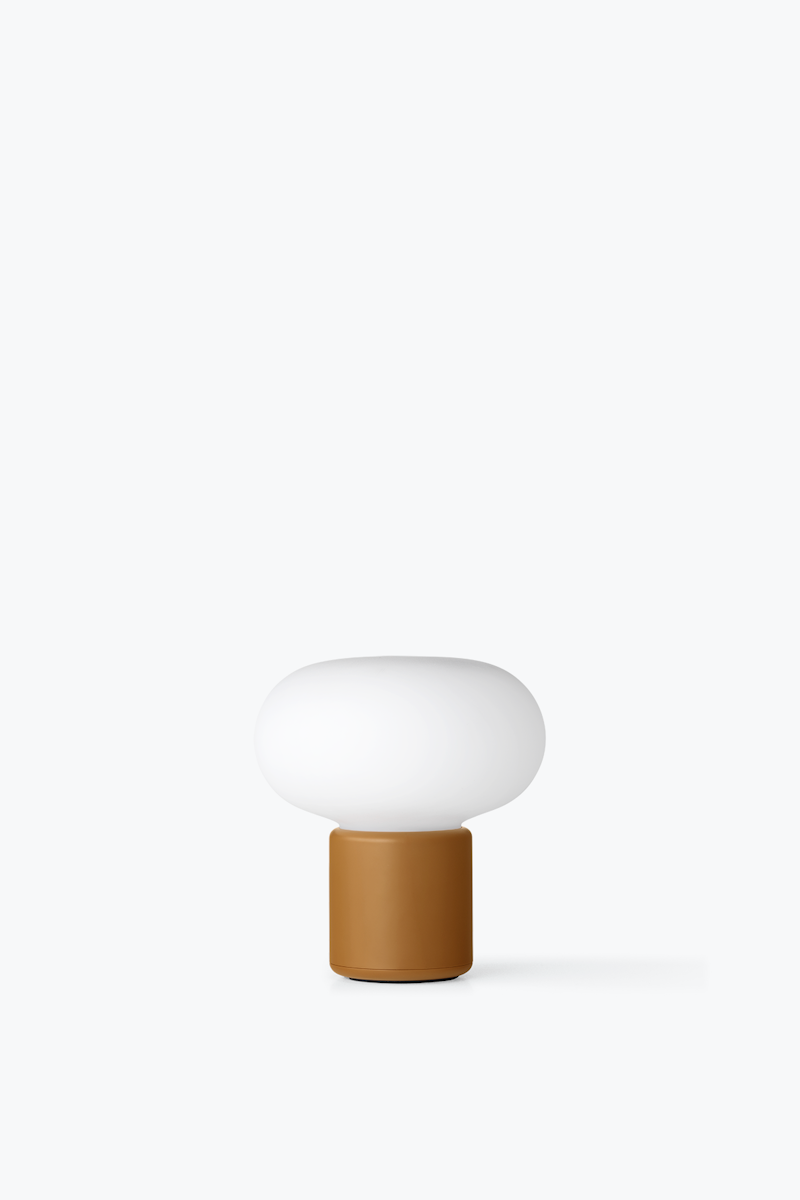Karl Johan Portable Table Lamp de New Works