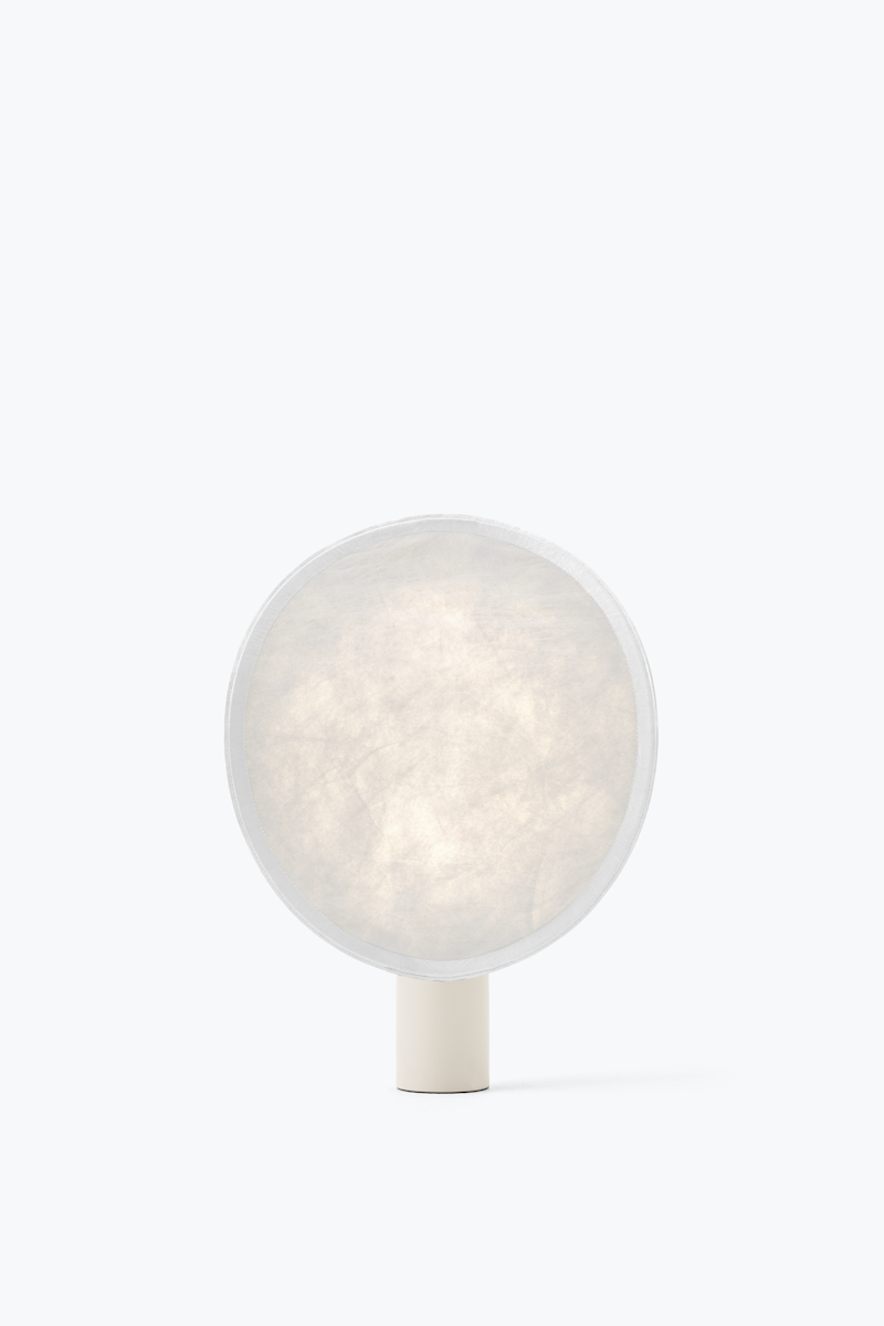 Tense Portable Table Lamp de New Works
